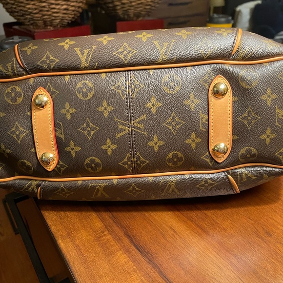 Authentic Louis Vuitton Monogram Galleria PM - Picture 10 of 16